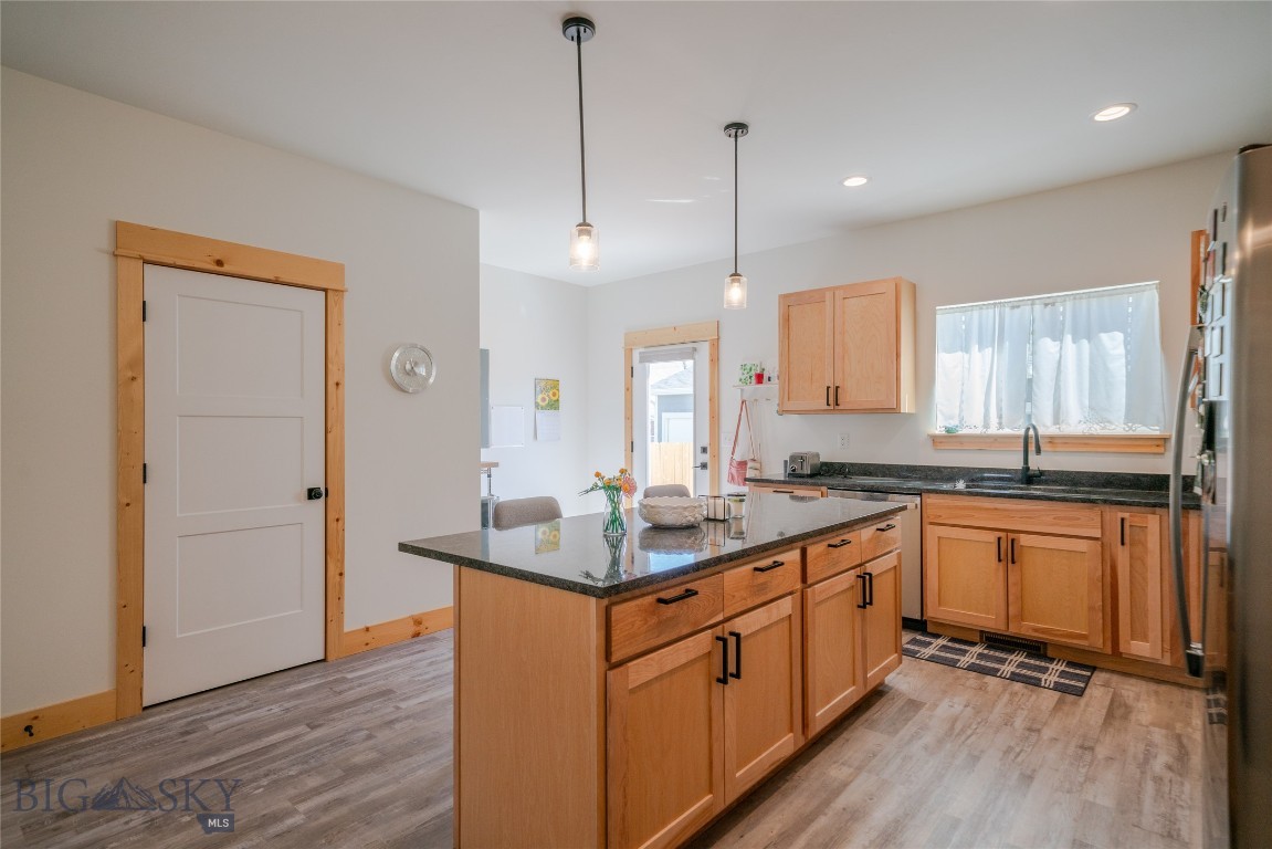 715 2nd Avenue W Property Photo 11