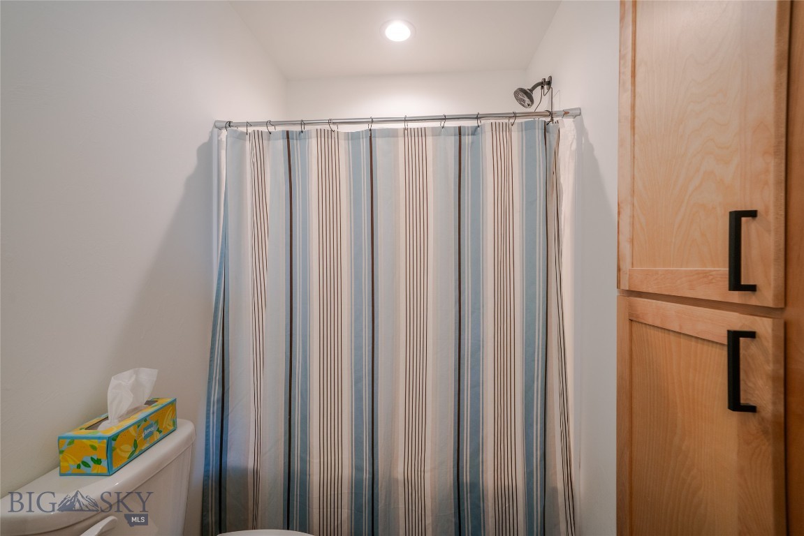 715 2nd Avenue W Property Photo 27
