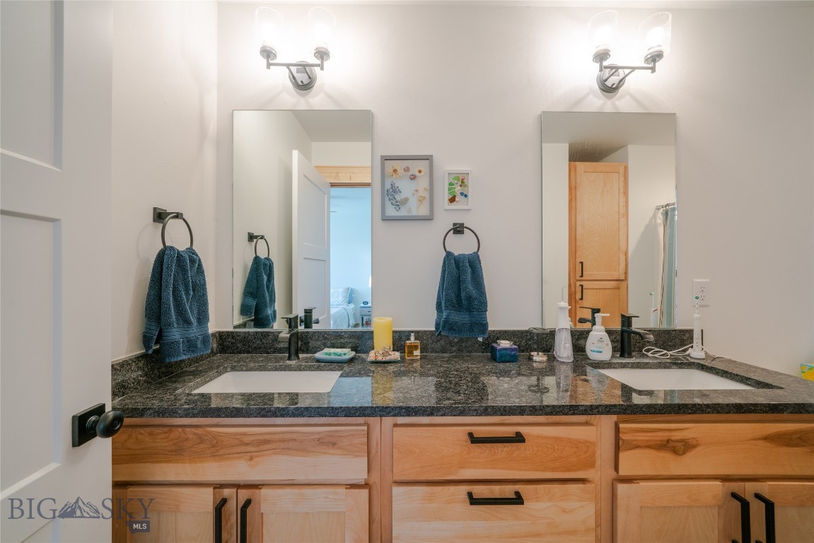 715 2nd Avenue W Property Photo 28