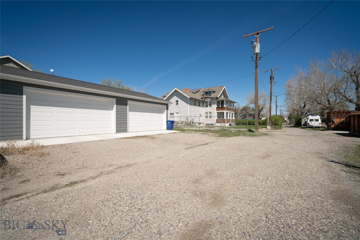 715 2nd Avenue W Property Photo 40