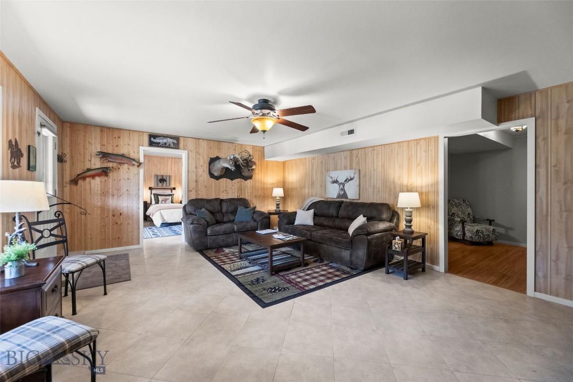 23 Hanlon Hill Drive Property Photo 32