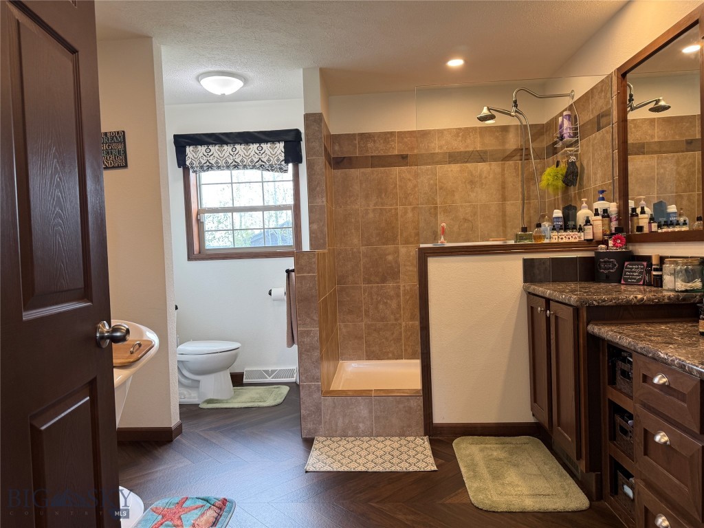 205 Bridge Street Property Photo 16