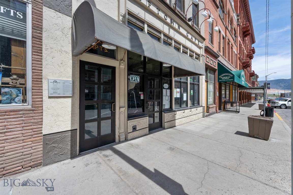 47 E Broadway Street Property Photo 3