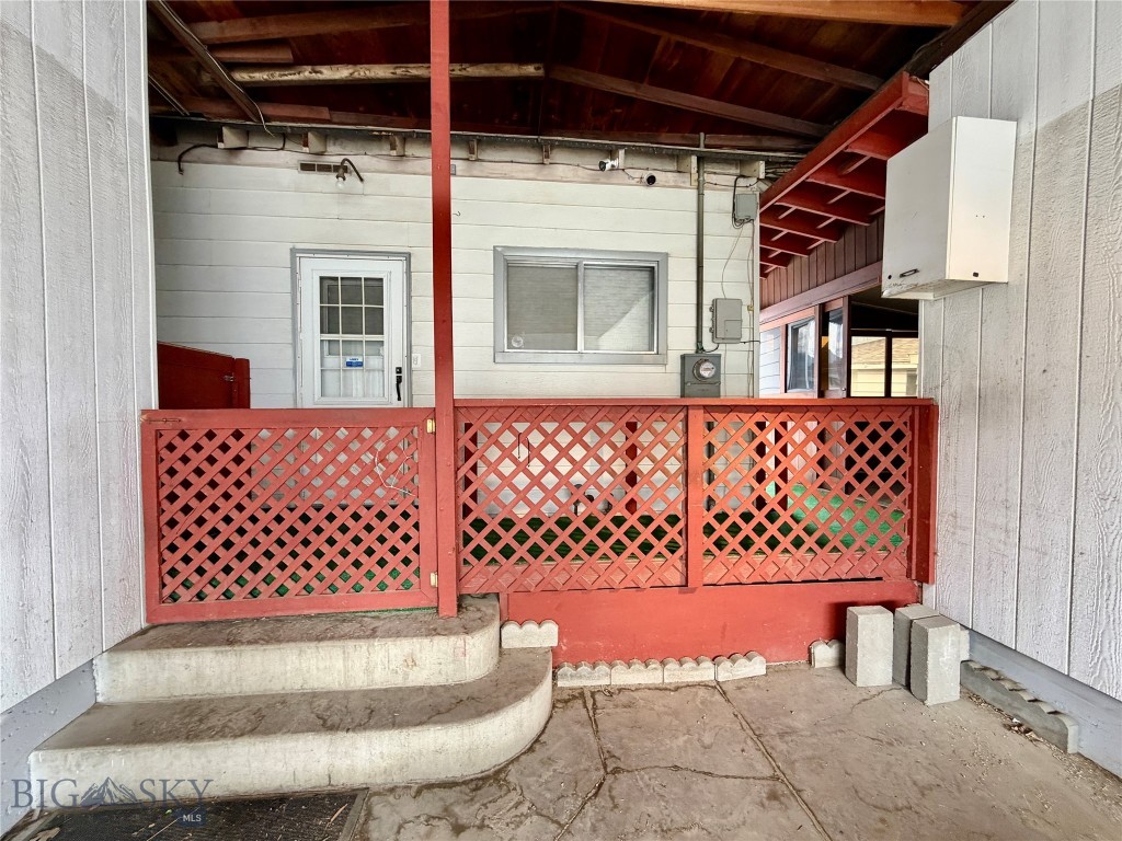 1953 S Warren Avenue Property Photo 37