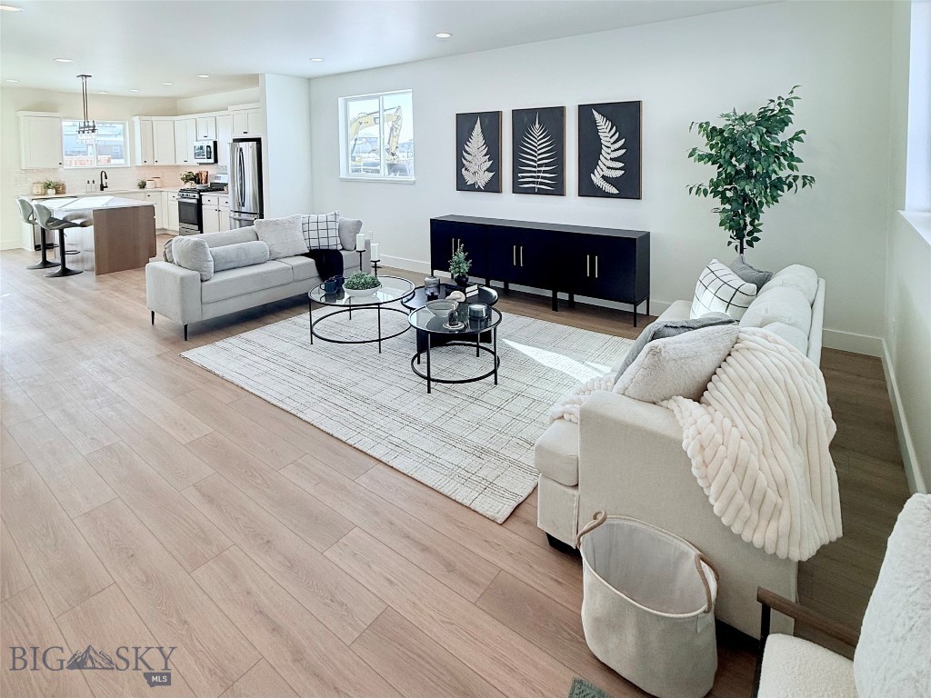 812 Accolade Loop Property Photo 3