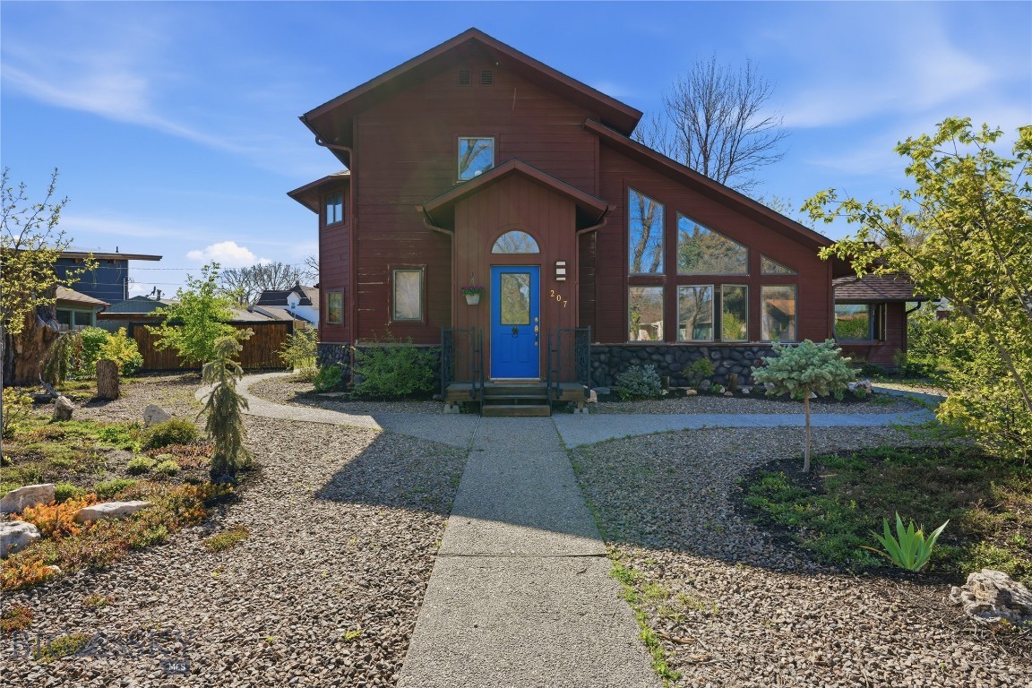 207 S Broadway Street Property Photo 1