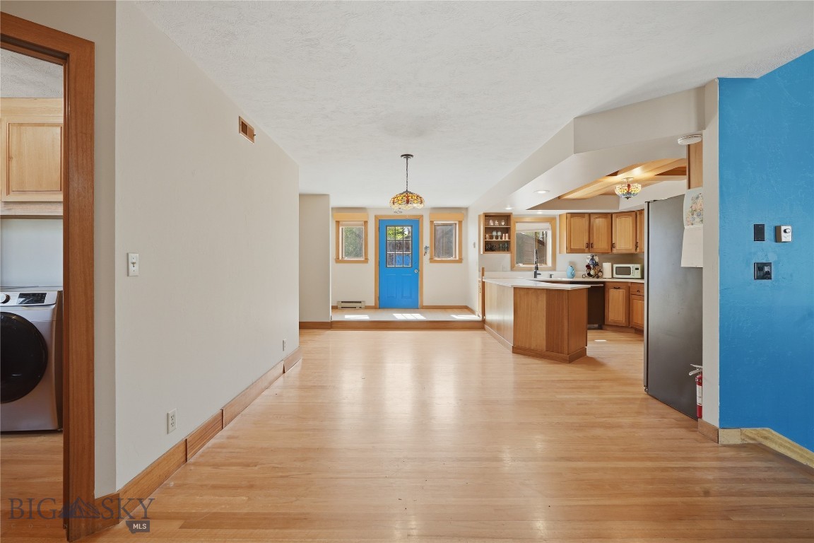 207 S Broadway Street Property Photo 5