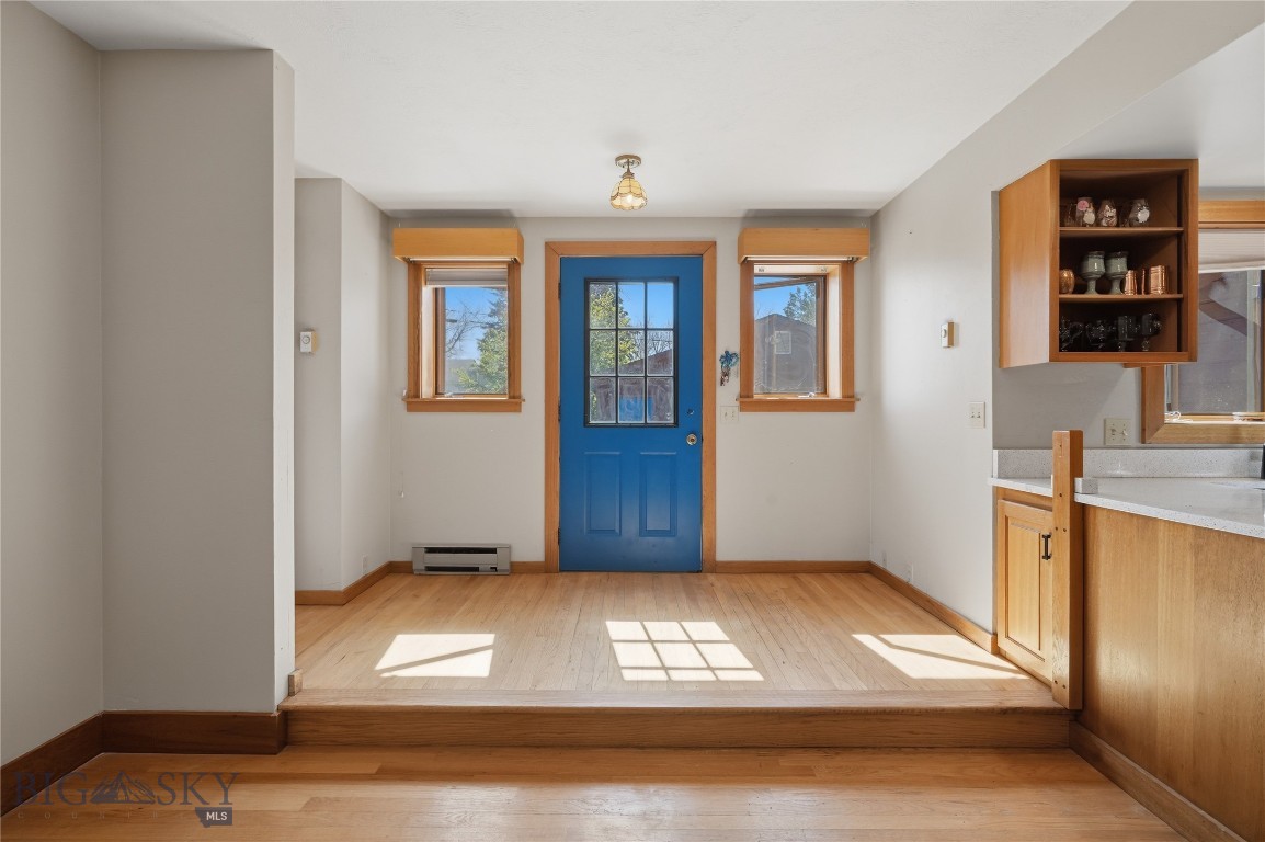 207 S Broadway Street Property Photo 9
