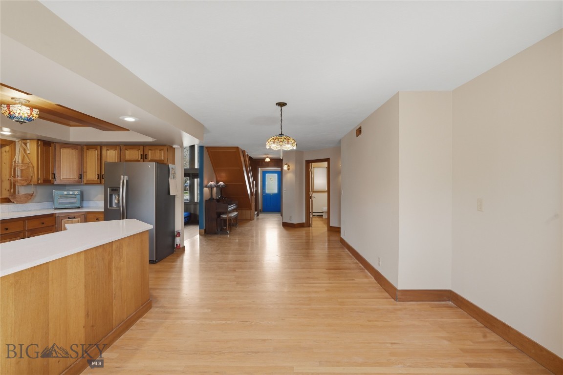 207 S Broadway Street Property Photo 12