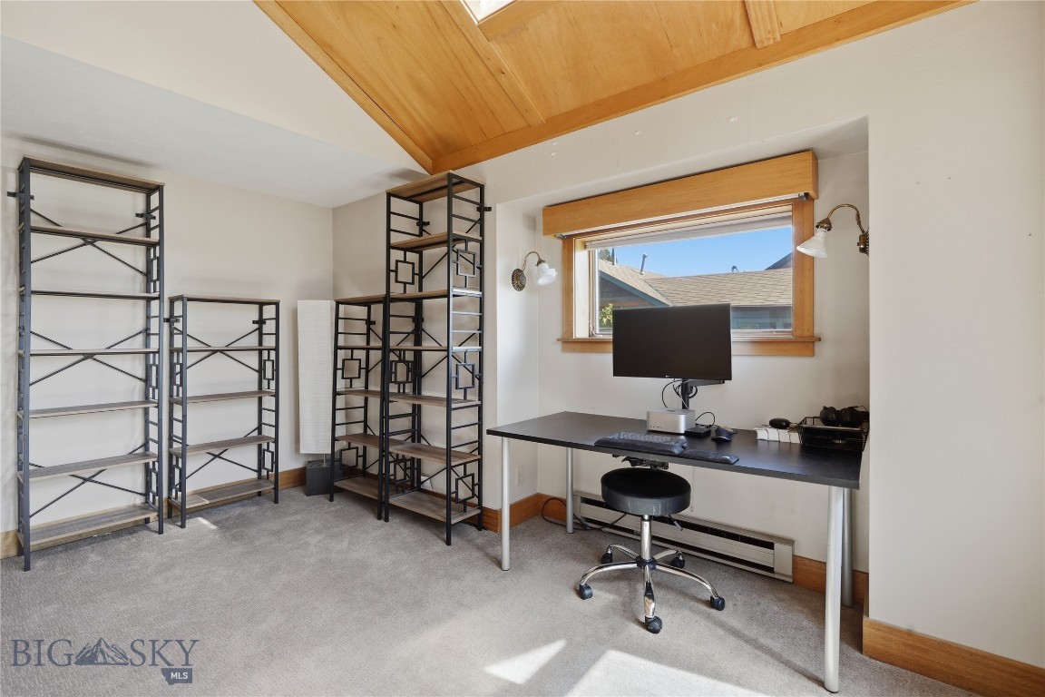 207 S Broadway Street Property Photo 18