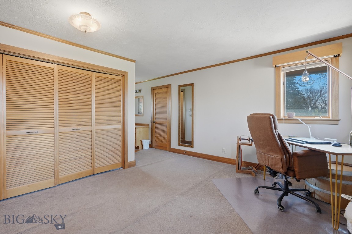 207 S Broadway Street Property Photo 40