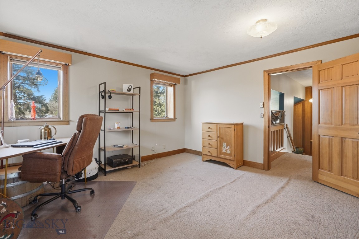 207 S Broadway Street Property Photo 42