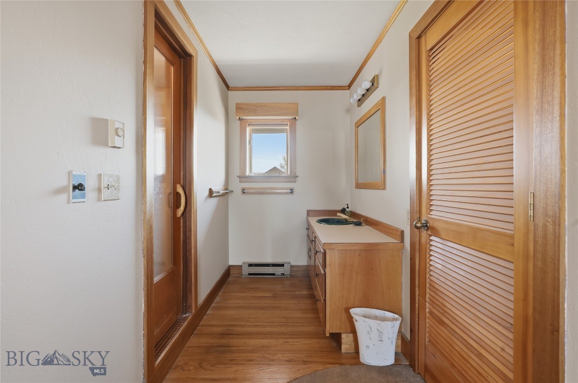 207 S Broadway Street Property Photo 43