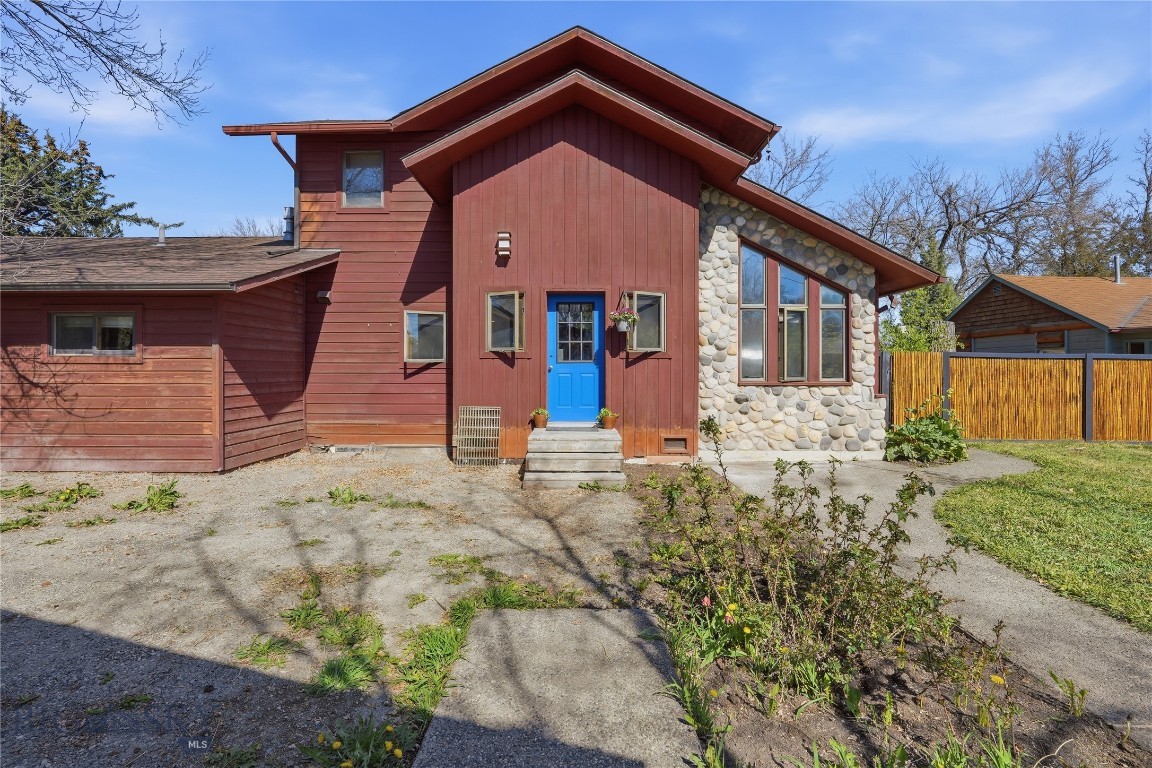 207 S Broadway Street Property Photo 59