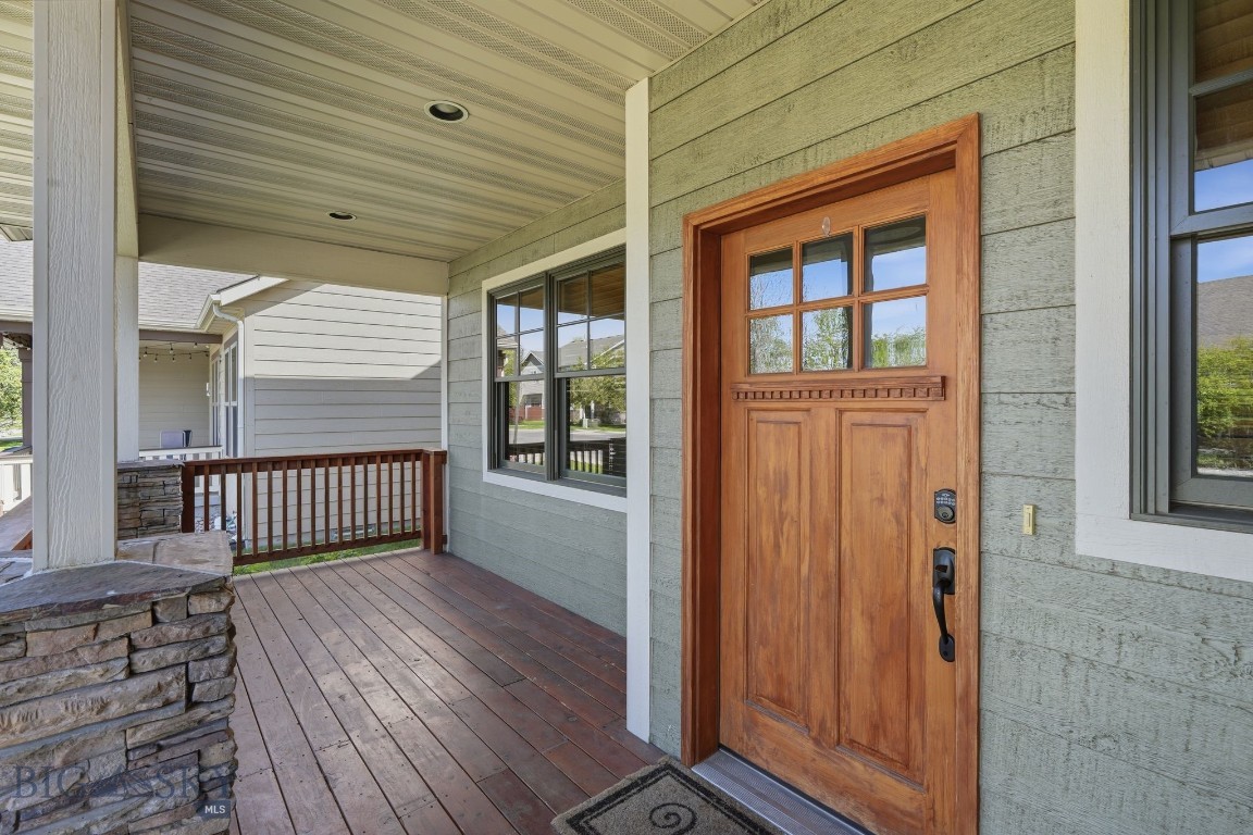4726 Glenwood Drive Property Photo 3