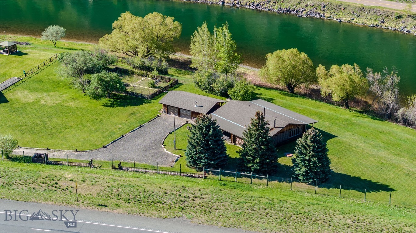 68 River Drive Property Photo 1