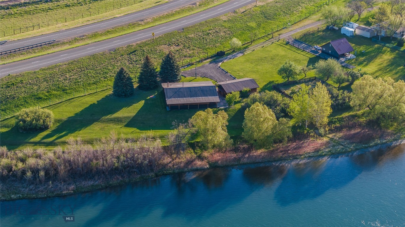 68 River Drive Property Photo 3