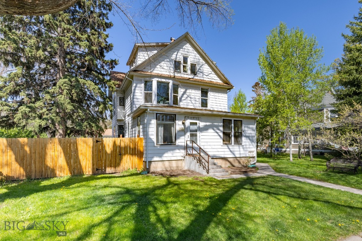 409 S Grand Avenue Property Photo 2