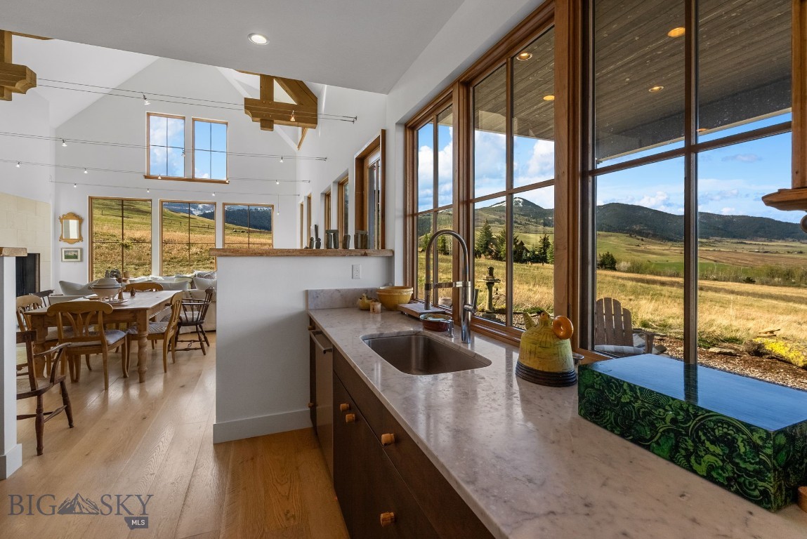 1111 Upper Tom Burke Property Photo 24