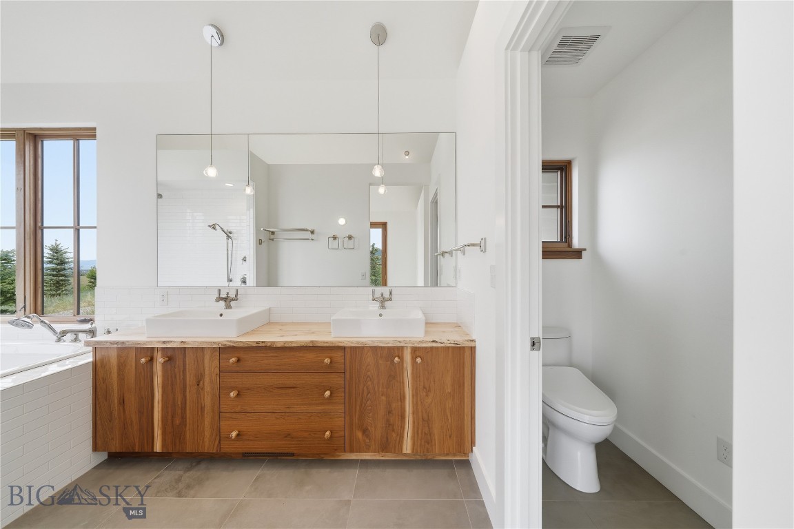 1111 Upper Tom Burke Property Photo 37