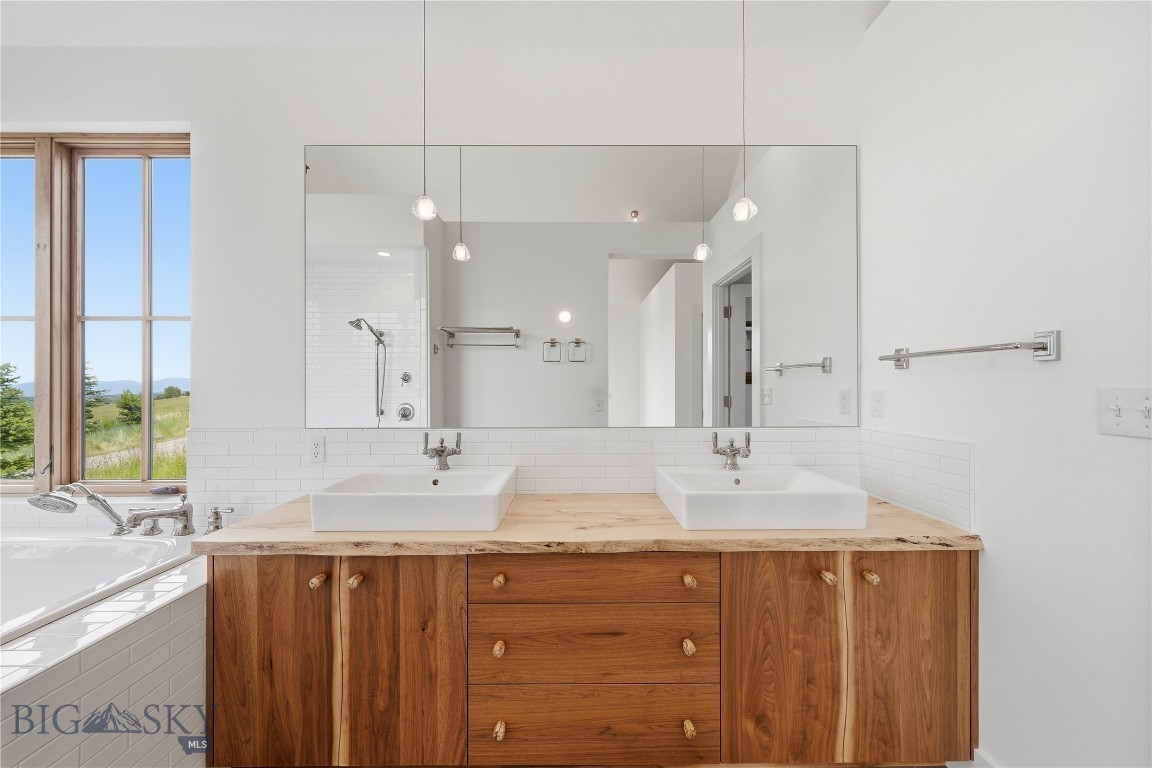 1111 Upper Tom Burke Property Photo 38