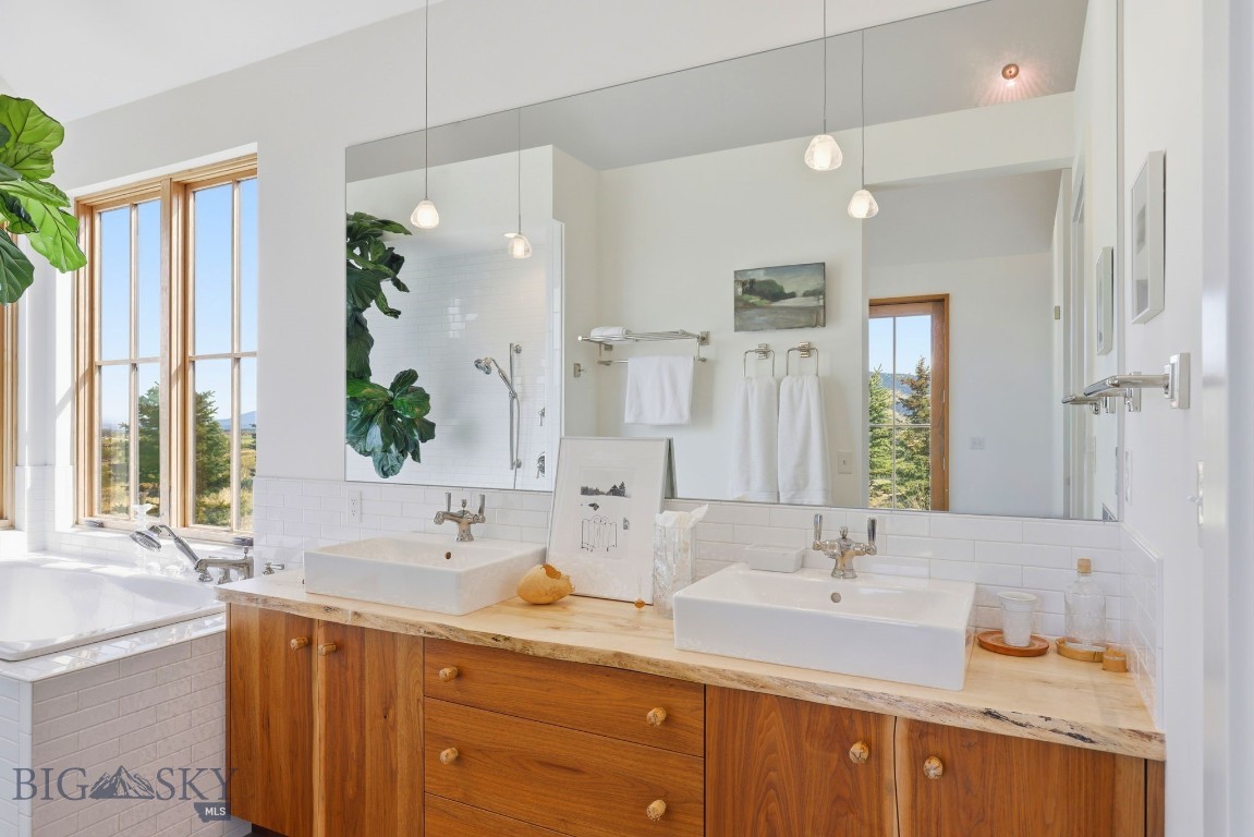 1111 Upper Tom Burke Property Photo 41