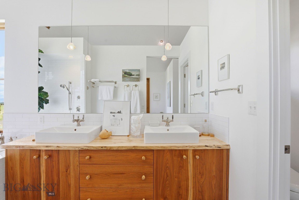 1111 Upper Tom Burke Property Photo 42