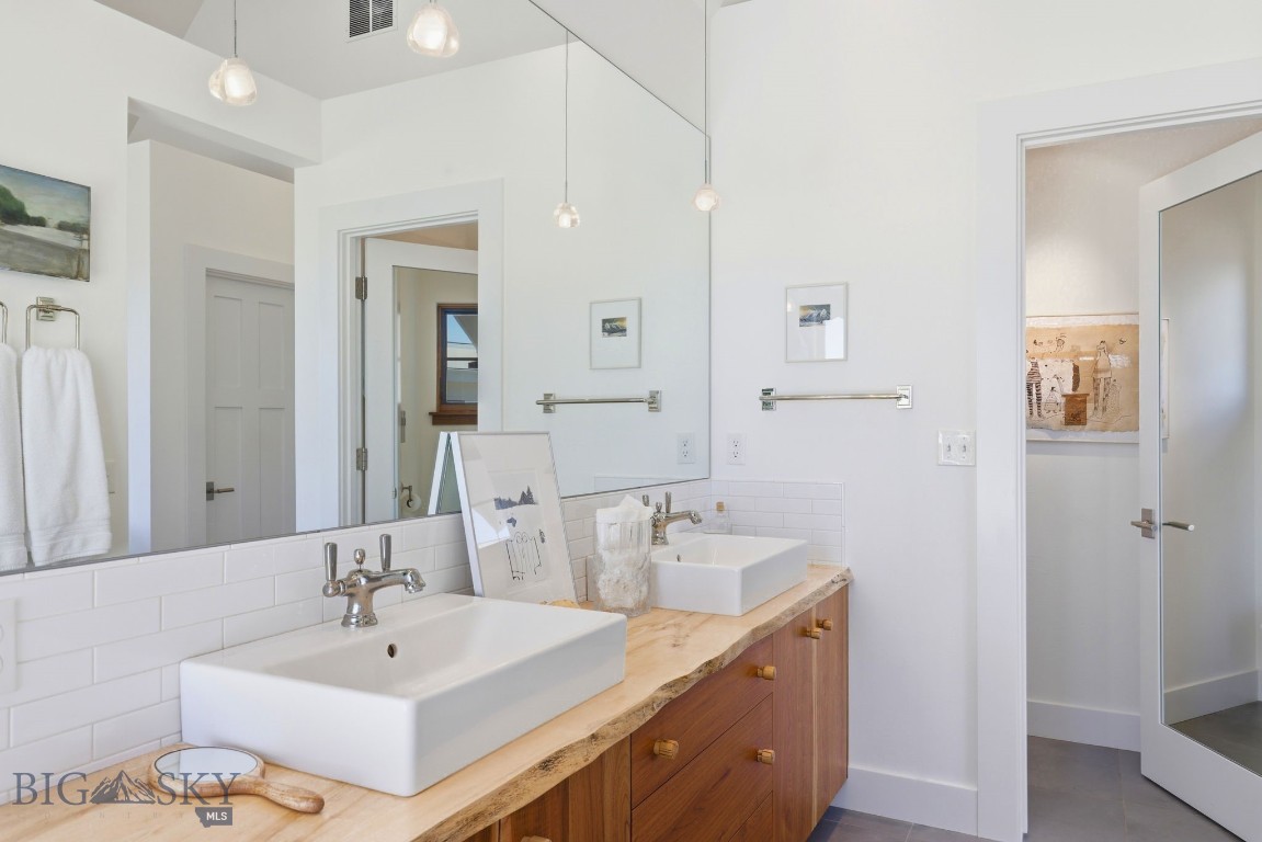 1111 Upper Tom Burke Property Photo 43