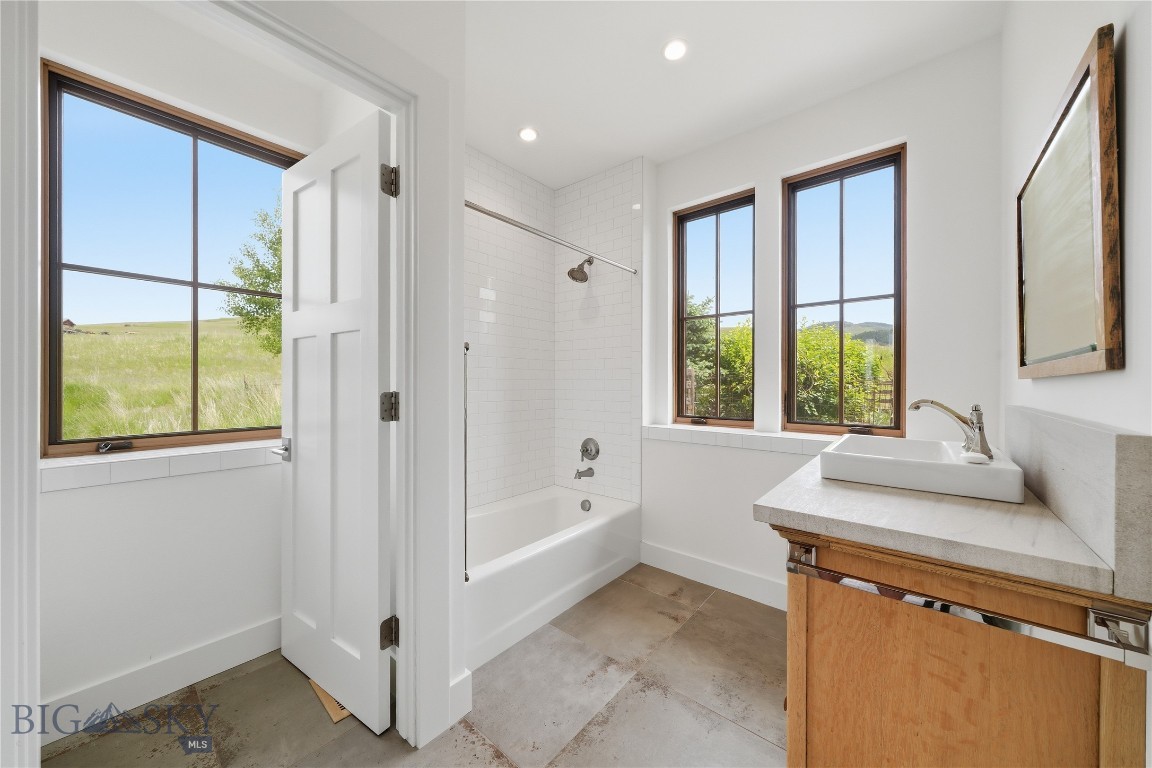 1111 Upper Tom Burke Property Photo 47