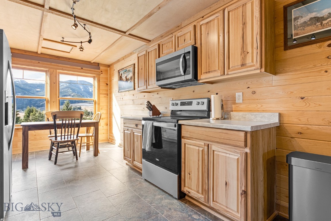 569/571 Cinnabar Basin Road Property Photo 38
