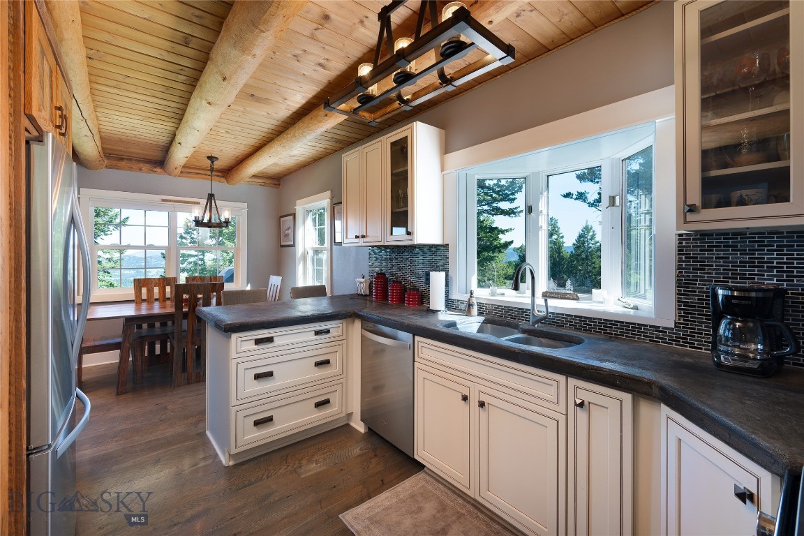 185 Peak Road Property Photo 24
