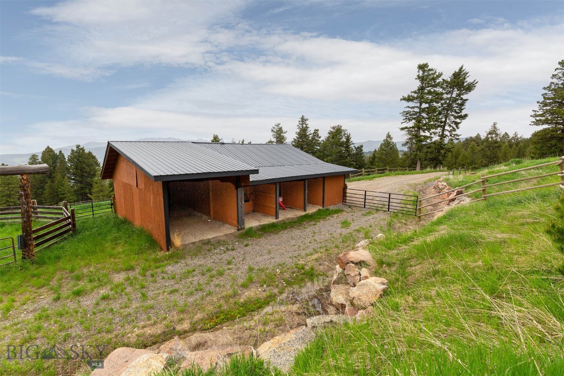 185 Peak Road Property Photo 49