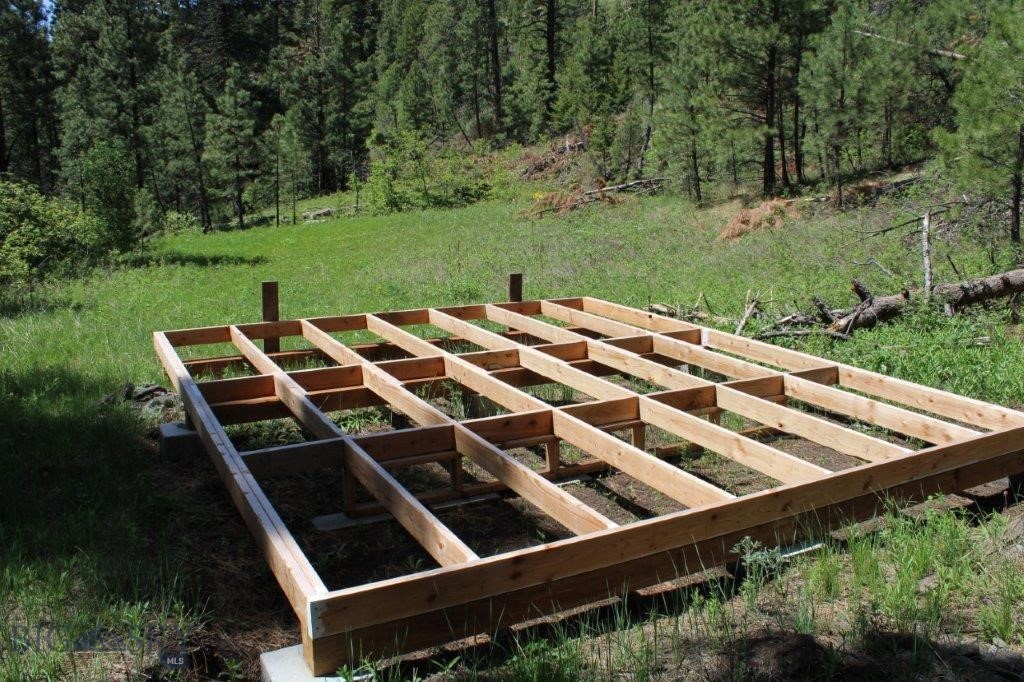 6 Pine Coulee Property Photo 7