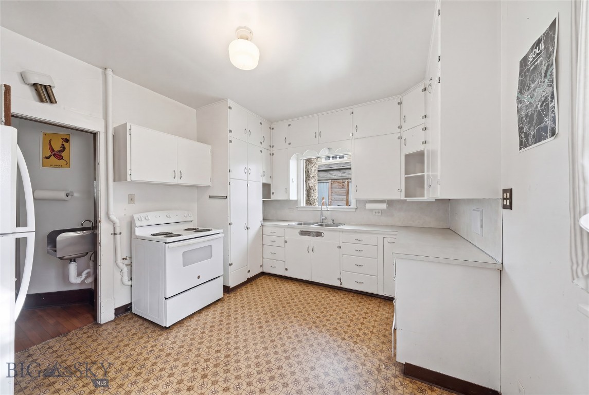 109 S 8th Avenue Property Photo 11