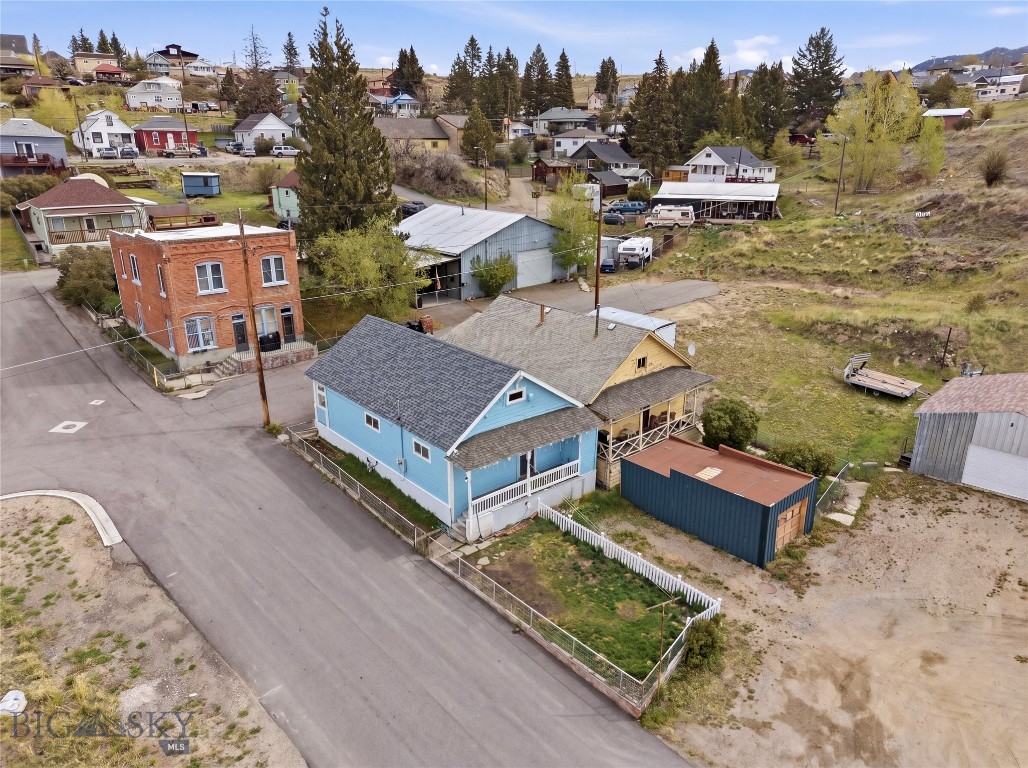 102 Mullin Street Property Photo 4