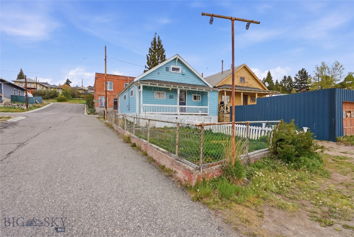 102 Mullin Street Property Photo 33