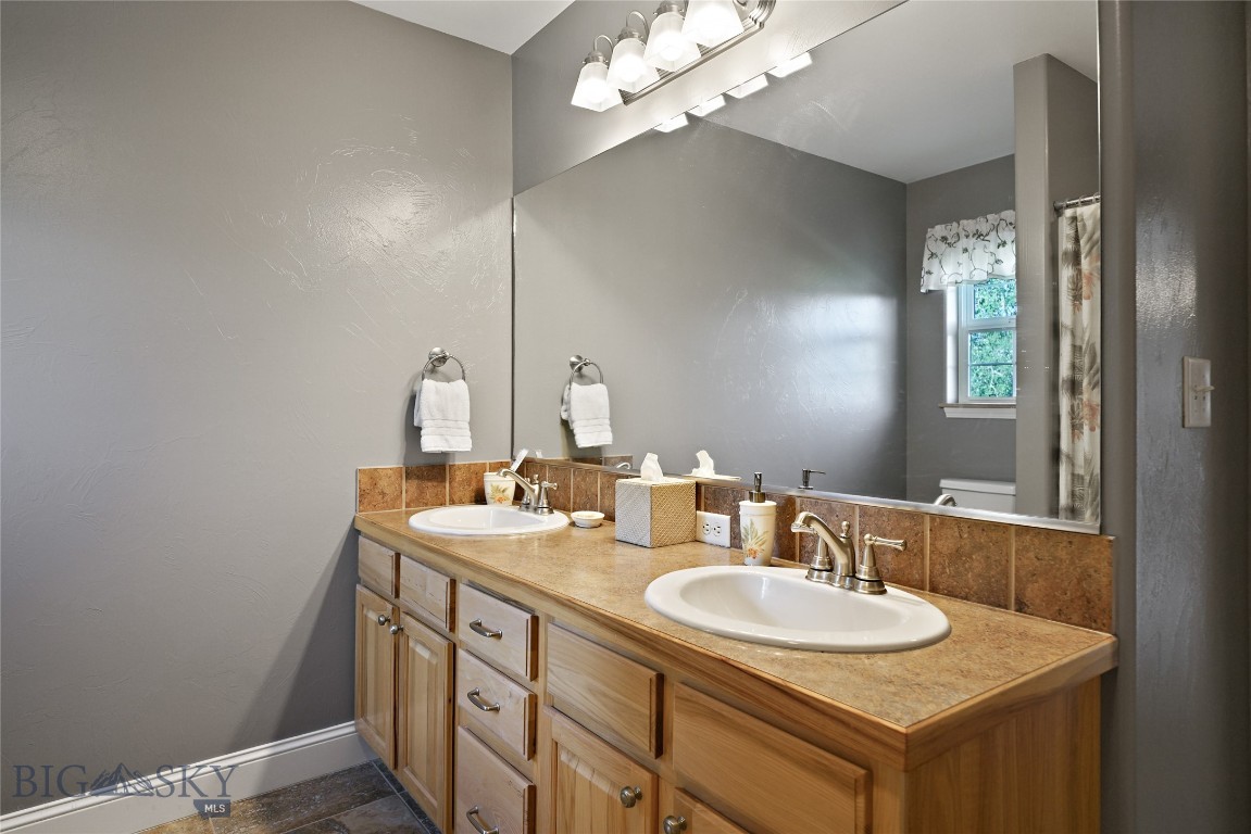 50 Gemstone Drive Property Photo 39