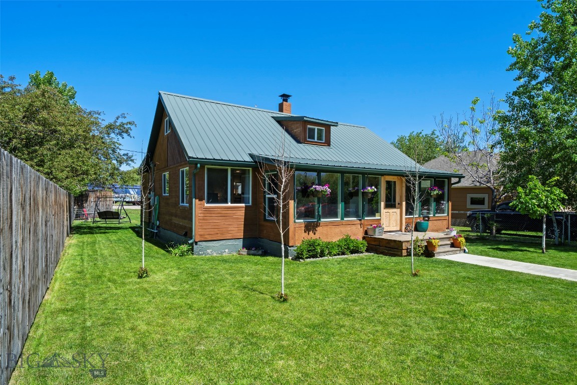115 Center Property Photo 1