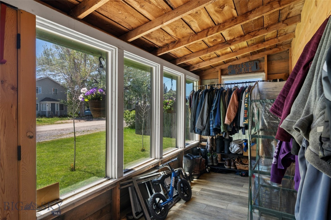 115 Center Property Photo 4