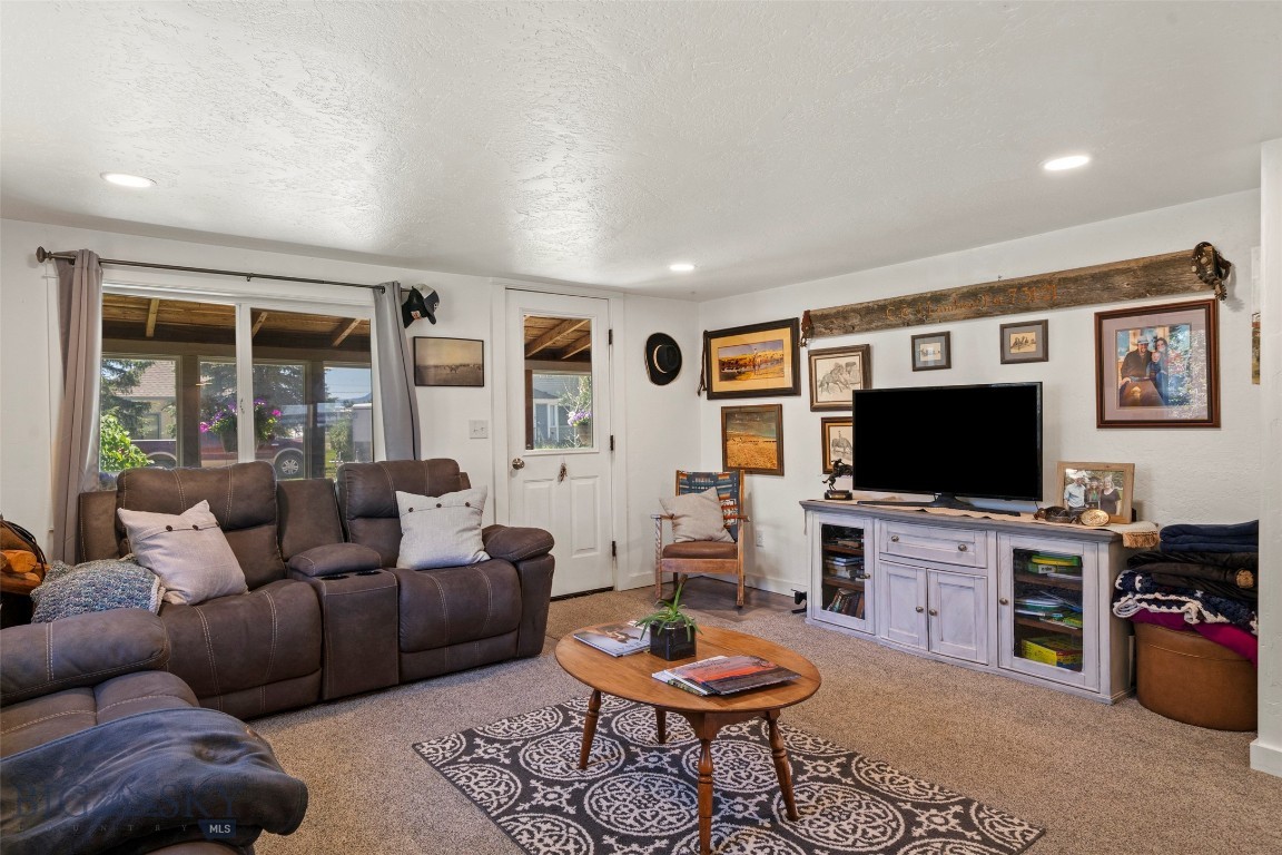 115 Center Property Photo 6