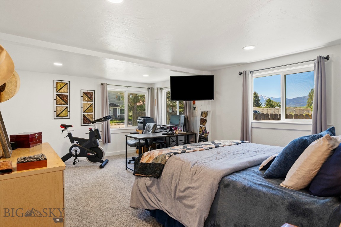 115 Center Property Photo 27