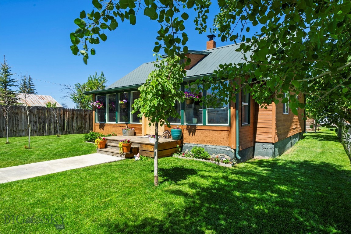 115 Center Property Photo 43