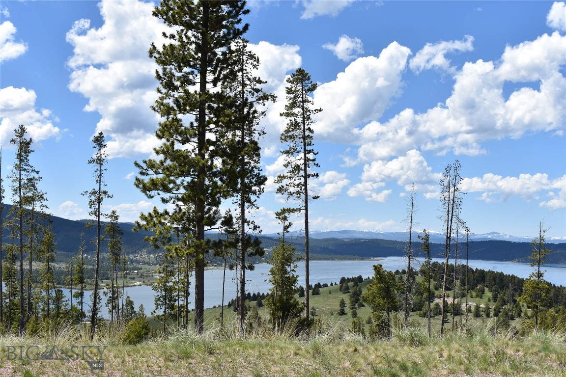 16 Mule Deer Lane Property Photo 3
