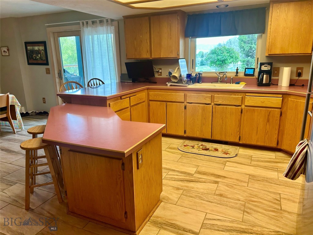 411368 Property Photo 23