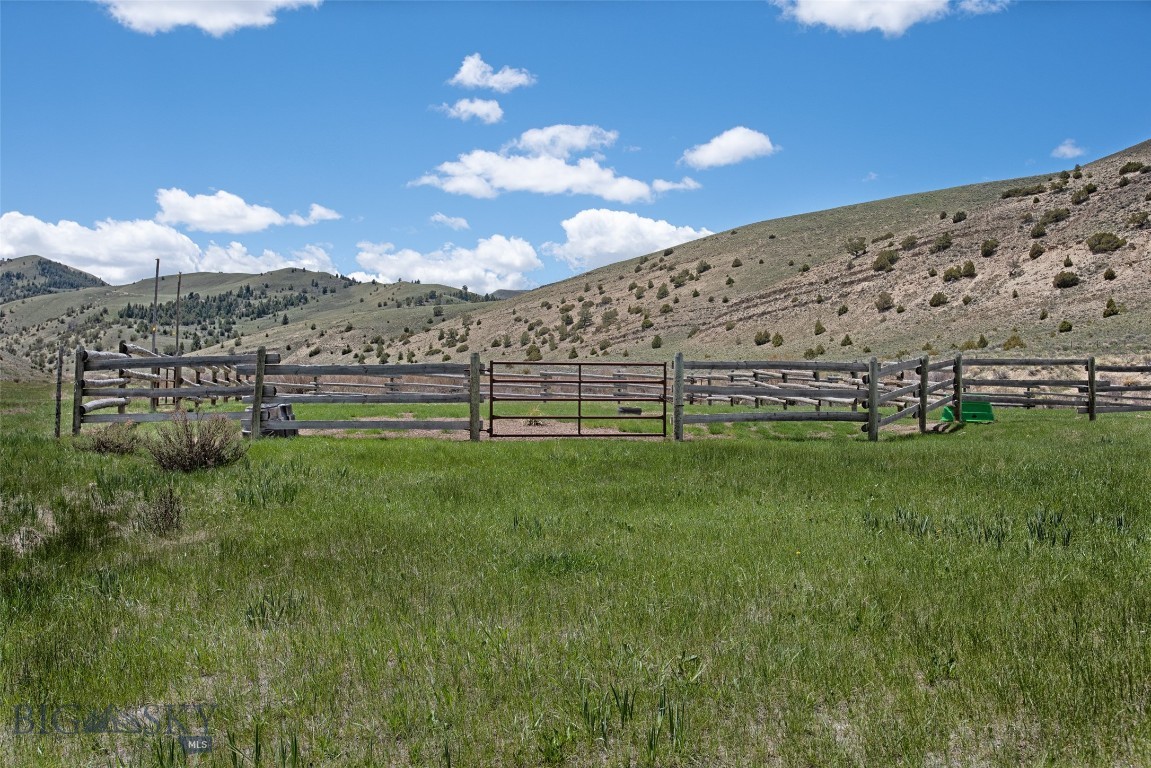 1855 Middle Fork Little Sheep Creek Road Property Photo 11