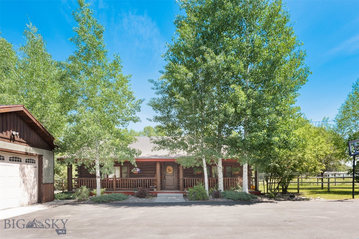 2490 E Cedar Meadows Lane Property Photo 3