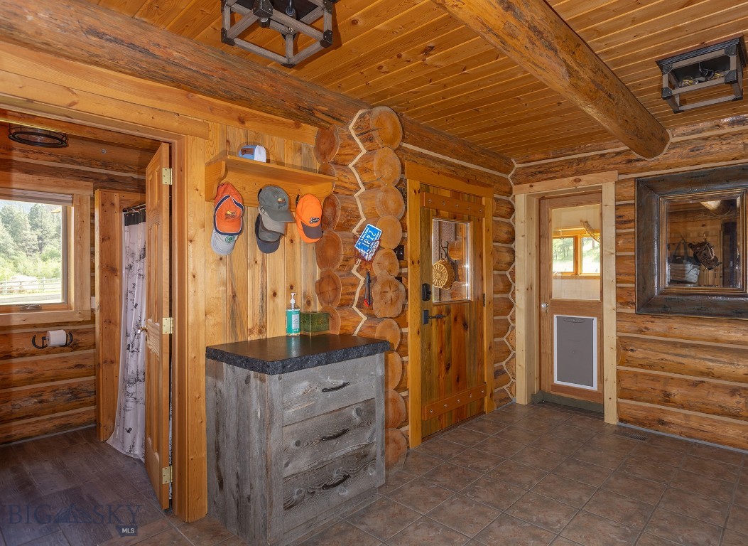 587 Cozy Lane Property Photo 28