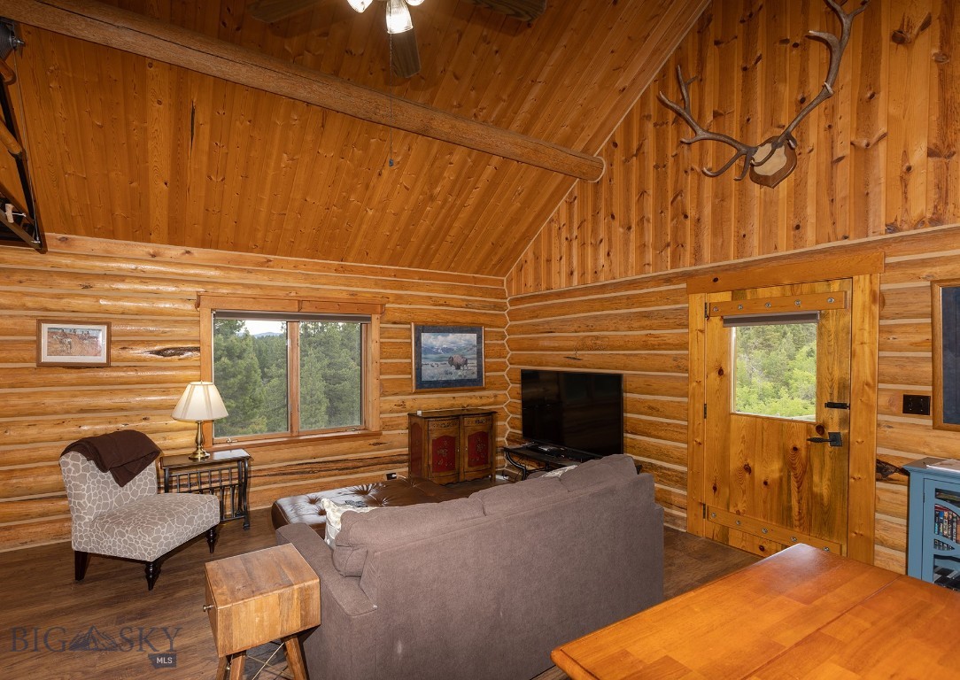 587 Cozy Lane Property Photo 46