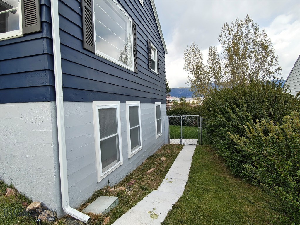 514 S Jackson Property Photo 3