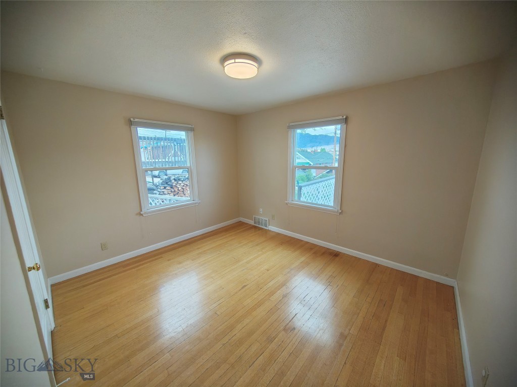 514 S Jackson Property Photo 18